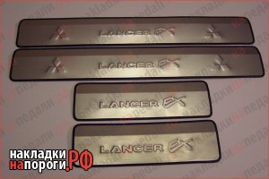 Накладки на пороги Lancer X