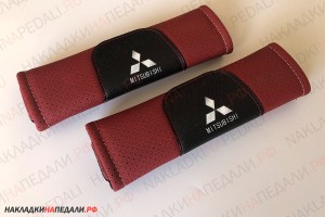 Накладки на ремни с перфорацией Mitsubishi (красные)