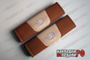 Накладки на ремни с перфорацией Toyota (коричневые)