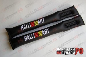 Накладки на кресло боковые RalliArt (черные)